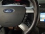 Ford C-Max 1.8-16V GHIA / Stoelverwarming / PDC voorzijde / PDC achterzijde / Navigatie / LM velgen.