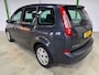 Ford C-Max 1.8-16V GHIA / Stoelverwarming / PDC voorzijde / PDC achterzijde / Navigatie / LM velgen.