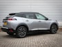 Peugeot e-2008 EV GT 50 kWh | Clima | Cruise | Navi | Panoramadak | 360 Graden Camera | Led | Lichtmetaal | SOH 103,3% | 3 fase lader