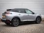 Peugeot e-2008 EV GT 50 kWh | Clima | Cruise | Navi | Panoramadak | 360 Graden Camera | Led | Lichtmetaal | SOH 103,3% | 3 fase lader