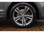 Volkswagen Tiguan 2.0 TDI 4Motion Highline Aut. | 3x R-line | Panorama | Adaptief | Trekhaak | Stoelverwarming | Virtual Dash. |