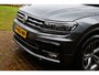 Volkswagen Tiguan 2.0 TDI 4Motion Highline Aut. | 3x R-line | Panorama | Adaptief | Trekhaak | Stoelverwarming | Virtual Dash. |