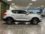 Volvo XC40 T4 Recharge Inscription | Glacier Silver! | Trekhaak | Adaptieve Cruise Control | Stoel en Stuurwielverwarming | Standkachel met Volvo On Call App | Parkeercamera | Pilot Assist | BLIS Dode Hoek Detectie | Parkeersensoren voor+achter | 19 Inch | Zitting velenging voorstoelen | Climate Control L+R | DAB Radio | Apple Carplay/Android Auto | Glacier Silver Metallic |