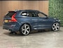 Volvo XC60 T8 AWD Recharge Ultra Dark | Luchtvering | Trekhaak | 360 Camera | Head-Up Display | 455pk | Harman Kardon | Adaptieve Cruise Control | Stoelverwarming voor+achter | Stuurwielverwarming | Schuifdak | 21 Inch | Full LED Meesturende koplampen | Pilot Assist | BLIS Dode Hoek Detectie | Elektrische voorstoelen geheugen | Lederen bekleding | Zitting verlenging voorstoelen | Lederen dashboard | Google Infotainment | Keyless Drive | Parkeersensoren voor+achter | Privacy Glass | Elektrisch bedienbare achterklep | DAB Radio | Apple Carplay/Android Auto | Alarm Klasse III | Draadloos telefoon opladen | Volvo On Call met mobiele App functie | Denim Blue Metallic |