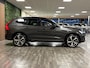 Volvo XC60 T6 AWD Recharge Plus Dark Long Range | 360° Camera | Harman Kardon | Adaptieve Cruise Control | Stoel en Stuurwielverwarming | Full LED Meesturende koplampen | Schuifdak | 21 Inch | Standkachel met Volvo On Call App | Pilot Assist | Elektrische voorstoelen geheugen | Contour Stoelen met wit stiksel en bies | Zitting verlenging voorstoelen | Google Infotainment | Keyless Drive | Parkeersensoren voor+achter | Privacy Glass | Elektrisch bedienbare achterklep | DAB Radio | Apple Carplay/Android Auto | Draadloos telefoon opladen | Platinum Grey Metallic |