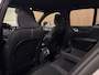 Volvo XC40 Recharge Plus | Adaptieve Cruise Control | Stoel en Stuurwielverwarming | Parkeercamera | Pilot Assist | BLIS Dode Hoek Detectie | Microtech / Alcantara bekleding met wit stiksel en bies | Zitting verlenging voorstoelen | Google Infotainment | Warmtepomp | 19 Inch | Keyless Drive | Parkeersensoren voor+achter | Elektrisch bedienbare achterklep | Alarm Klasse III | DAB Radio | Apple Carplay/Android Auto | Draadloos telefoon opladen | Volvo On Call met mobiele App functie | Silver Dawn Metallic |