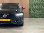 Volvo V60 T6 AWD Recharge Plus Dark | Schuifdak | Trekhaak | Adaptieve Cruise Control | Stoelverwarming voor+achter | Stuurwielverwarming | Parkeercamera | Full LED Meesturende koplampen | Pilot Assist | BLIS Dode Hoek Detectie | Elektrische voorstoelen geheugen | Lederen bekleding | Zitting verlenging voorstoelen | Zitting verlenging voorstoelen | Google Infotainment | 18 Inch | Keyless Drive | Parkeersensoren voor+achter | Privacy Glass | Elektrisch bedienbare achterklep | DAB Radio | Apple Carplay/Android Auto | Volvo On Call met mobiele App functie | Onyx Black Metallic |