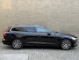 Volvo V60 2.0 T6 Recharge 340pk AWD Inscription | Panorama | Lederen bekleding | Head up | Adaptieve cruise (pilot assist) | Camera | PDC voor+achter | Wegklapbare trekhaak | Stoel&stuurverwarming | Apple CarPlay / Android Auto | Harman&kardon audio | LED | DAB | Keyless | Volledig dealeronderhouden!