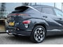 Hyundai Kona Electric PREMIUM 65.4 kWh | LEDER | TREKHAAK | HUD | 360 CAMERA | MEMORY | ADAPTIVE CRUISE | STOEL- STUURVERW. | CARPLAY