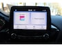 Ford Fiesta 1.0 Apple/Android carplay, Parkeer assistent, Stuurverwarming, Stoelverwarming, Cruise control, Airco, Parkeersens. V en A, 18" LMV