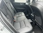 Volvo XC60 2.0 T6 Plug-in hybrid AWD Ultra Dark 360gr. Parkeer camera, Harman-Kardon Premium audio, Full led, Verwarmde stoelen 4X + stuur, Trekhaak semi elektrisch, Head-up display.