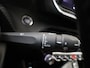 Peugeot 2008 1.2 PureTech 100 Allure | Nieuwe Distributieriem | Handgeschakeld | Zesversnellingsbak | Donker getint glas achter | | Cruise control | Automatisch dimmende binnenspiegel | Parkeersensoren |