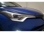 Toyota C-HR 1.8 Hybrid Bi-Tone [ Nav Camerea Stoel&Stuurverwarming clima Navi]