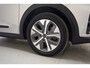 Kia Niro EV e-Niro 64 kWh DynamicLine 3-Fase [ Nav Warmtepomp Half-leder Clima Stoelverwarming Apple/Android ]