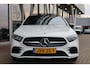 Mercedes-Benz A-klasse Limousine A250e 218PK AUTOMAAT AMG NIGHT Panodak | Head Up | Wide Screen | Sfeerverl.| Camera | Fender Audio | Stoelverw. | Pdc v+a | Led |