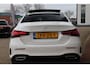 Mercedes-Benz A-klasse Limousine A250e 218PK AUTOMAAT AMG NIGHT Panodak | Head Up | Wide Screen | Sfeerverl.| Camera | Fender Audio | Stoelverw. | Pdc v+a | Led |