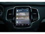 Volvo XC90 T8 455PK AWD Ultimate Bright Long Range | Premium Audio by Harman Kardon | Adaptive Cruise & Pilot Assist | Semi Elektr. Trekhaak | Blind Spot Warning | Head-up Display | 360 Camera | Nappa Lederen Comfortstoelen incl. Massage | Stoel & Stuurverwarming | Stoelventilatie | Google Services | 4-Zone Climate Control | Verwarmbare Achterbank |