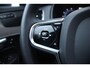 Volvo XC90 T8 455PK AWD Ultimate Bright Long Range | Premium Audio by Harman Kardon | Adaptive Cruise & Pilot Assist | Semi Elektr. Trekhaak | Blind Spot Warning | Head-up Display | 360 Camera | Nappa Lederen Comfortstoelen incl. Massage | Stoel & Stuurverwarming | Stoelventilatie | Google Services | 4-Zone Climate Control | Verwarmbare Achterbank |