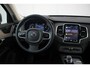 Volvo XC90 T8 455PK AWD Ultimate Bright Long Range | Premium Audio by Harman Kardon | Adaptive Cruise & Pilot Assist | Semi Elektr. Trekhaak | Blind Spot Warning | Head-up Display | 360 Camera | Nappa Lederen Comfortstoelen incl. Massage | Stoel & Stuurverwarming | Stoelventilatie | Google Services | 4-Zone Climate Control | Verwarmbare Achterbank |