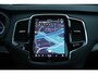Volvo XC90 T8 455PK AWD Ultimate Bright Long Range | Premium Audio by Harman Kardon | Adaptive Cruise & Pilot Assist | Semi Elektr. Trekhaak | Blind Spot Warning | Head-up Display | 360 Camera | Nappa Lederen Comfortstoelen incl. Massage | Stoel & Stuurverwarming | Stoelventilatie | Google Services | 4-Zone Climate Control | Verwarmbare Achterbank |