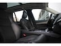 Volvo XC90 T8 455PK Recharge AWD Ultimate Bright Long Range | Premium Audio by Harman Kardon | Adaptive Cruise & Pilot Assist | Blind Spot Warning | Head-up Display | 360 Camera | Nappa Lederen Comfortstoelen incl. Massage | Stoel & Stuurverwarming | Stoelventilatie | Google Services | 4-Zone Climate Control | Verwarmbare Achterbank |
