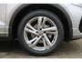 Volkswagen T-Roc 1.0 TSI 110pk R-Line / Navigatie / LM 17 inch / Camera / Led Plus / Park assist / Digital cockpit
