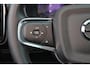 Volvo XC40 Recharge Plus 70 kWh - IntelliSafe Assist & Surround - Parkeercamera achter - Verwarmde voorstoelen & stuur - Parkeersensoren voor & achter - Draadloze tel. lader - Warmtepomp - Elektr. inklapbare trekhaak - 19' LMV