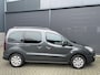 Peugeot Partner Tepee 1.2 PureTech Active Airco - Achteruitrijcamera - Cruise control - Parkeersensoren voor en achter - Dakrails - Licht metalen velgen 16 inch - Mistlampen voor - Radio/cd speler - Elektrische ramen voor - Start/stop systeem - Zijschuifdeur links - Zijschuifdeur rechts