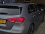 Mercedes-Benz A-klasse 220 Premium Plus | MAT GRIJS / PANO / MEMORY / KEYLESS / BURMESTER / MASSAGE / DIAMOND GRILLE / 19 INCH !
