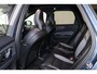 Volvo XC60 T6 Recharge AWD R-Design - Panorama/schuifdak - IntelliSafe Assist & Surround - Harman/Kardon audio - Adaptieve LED koplampen - Parkeercamera achter - Verwarmde voorstoelen, stuur & achterbank - Parkeersensoren voor & achter - Elektr. bedienb. voorstoelen met geheugen - Draadloze tel. lader - Standkachel - Extra getint glas - Elektr. inklapbare trekhaak - 19' LMV