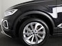 Volkswagen T-Roc 1.5 TSI Style 150 PK DSG | Private lease vanaf € 609,- pm | Trekhaak afneembaar | Navigatie | Stoel verwarming en massage | Leer/Alcantara |