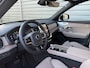 Volvo XC90 T8 Plug-in hybrid AWD Ultra Dark / Gelaagde zijruit(en) / B&W Audio / 22" Velgen / Luchtvering /