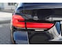 BMW 5-Serie Touring 530e Business Edition Plus M | M Pakket | Shadow Line | Elektrische trekhaak | Stoel en stuurwielverwarming | Sfeerverlichting | Laser koplampen | Elektrisch verstelbare stoelen met geheugen | Cruise Control | DAB |