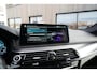 BMW 5-Serie Touring 530e Business Edition Plus M | M Pakket | Shadow Line | Elektrische trekhaak | Stoel en stuurwielverwarming | Sfeerverlichting | Laser koplampen | Elektrisch verstelbare stoelen met geheugen | Cruise Control | DAB |