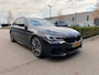 BMW 5-Serie Touring 530e Business Edition Plus M | M Pakket | Shadow Line | Elektrische trekhaak | Stoel en stuurwielverwarming | Sfeerverlichting | Laser koplampen | Elektrisch verstelbare stoelen met geheugen | Cruise Control | DAB |