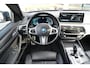 BMW 5-Serie Touring 530e Business Edition Plus M | M Pakket | Shadow Line | Elektrische trekhaak | Stoel en stuurwielverwarming | Sfeerverlichting | Laser koplampen | Elektrisch verstelbare stoelen met geheugen | Cruise Control | DAB |