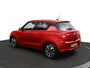 Suzuki Swift 1.2 Stijl Smart Hybrid | Afneembare Trekhaak | Parelmoer Rood | Keyless Entry | Stoelverwarming | Climate Control | Cruise Control |