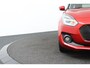 Suzuki Swift 1.2 Stijl Smart Hybrid | Afneembare Trekhaak | Parelmoer Rood | Keyless Entry | Stoelverwarming | Climate Control | Cruise Control |
