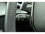 Peugeot 208 1.2 Hybrid 110 e-DCS6 Allure Automaat l Climate Control l Adaptive Cruise Control l LED l Digitaal Instrumentenpaneel l 10'' Infotainment l DAB l Wireless Apple Carplay/Android Auto l TomTom Navigatie l Lichtmetalen Velgen
