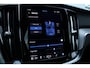 Volvo V60 2.0 T6 Plug-in hybrid AWD Plus Dark Harman/Kardon audio | 360" Camera | Semi elektrische trekhaak | Google services | Stuur & Stoelverwarming | Bestuurdersstoel met geheugenfunctie | Apple Carplay | Android Auto | Keyless entry |
