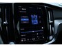 Volvo V60 2.0 T6 Plug-in hybrid AWD Plus Dark Harman/Kardon audio | 360" Camera | Semi elektrische trekhaak | Google services | Stuur & Stoelverwarming | Bestuurdersstoel met geheugenfunctie | Apple Carplay | Android Auto | Keyless entry |