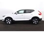 Volvo XC40 T5 Twin Engine Inscription - Panoramisch schuif-/ kanteldak - Cruise Control - Climate Control - Lederen bekleding - Verwarmbare voorstoelen - FULL LED koplampen - Draadloos telefoonlader - Parkeersensoren v/a - Parkeercamera - Alarm - Getint glas - BLIS - Trekhaak semi elektrisch inklapbaar