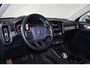 Volvo XC40 T5 Twin Engine Inscription - Panoramisch schuif-/ kanteldak - Cruise Control - Climate Control - Lederen bekleding - Verwarmbare voorstoelen - FULL LED koplampen - Draadloos telefoonlader - Parkeersensoren v/a - Parkeercamera - Alarm - Getint glas - BLIS - Trekhaak semi elektrisch inklapbaar