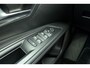 Peugeot 5008 1.2 PureTech Blue Lease Premium | Navigatie | Trekhaak | Panoramisch schuif/kanteldak | 7 Zitplaatsen | Climate control | Cruise control | Keyless