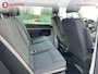 Volkswagen Transporter 2.0 TDI L2H1 141PK Highline Dubbele Cabine Automaat | Trekhaak | Navigatie | PDC Voor / Achter | GlassLook