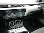 Audi E-tron 55 quattro S edition 95 kWh | SoH 91,5% | Electr.schuif panorama dak | Apple Carplay | Electr.bedienb voorstoelen | Voorstoelen verwarmd | Wifi | Achteruitrij camera | Parkeersensoren voor en achter | Zijruiten zonnesch