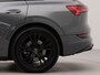 Audi E-tron 55 quattro S edition 95 kWh | SoH 91,5% | Electr.schuif panorama dak | Apple Carplay | Electr.bedienb voorstoelen | Voorstoelen verwarmd | Wifi | Achteruitrij camera | Parkeersensoren voor en achter | Zijruiten zonnesch