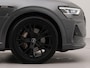 Audi E-tron 55 quattro S edition 95 kWh | SoH 91,5% | Electr.schuif panorama dak | Apple Carplay | Electr.bedienb voorstoelen | Voorstoelen verwarmd | Wifi | Achteruitrij camera | Parkeersensoren voor en achter | Zijruiten zonnesch