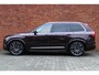 Volvo XC90 T8 Plug-in hybrid AWD Ultra Bright Executive Editi | Luchtvering | Premium audio by Bowers & Wilkins | Gelamineerde zijruiten | Extra getint glas | Geventileerde voorstoelen | Panoramisch schuif-/kanteldak | Verwarmbare voorstoelen + stuurwiel | Verwarmbare achterbank | Massagefunctie voorstoelen | Rondom zichtcamera | 22 inch Lichtmetalen velgen | Alarmklasse 3