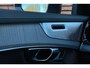 Volvo XC90 T8 Plug-in hybrid AWD Ultra Bright Executive Editi | Luchtvering | Premium audio by Bowers & Wilkins | Gelamineerde zijruiten | Extra getint glas | Geventileerde voorstoelen | Panoramisch schuif-/kanteldak | Verwarmbare voorstoelen + stuurwiel | Verwarmbare achterbank | Massagefunctie voorstoelen | Rondom zichtcamera | 22 inch Lichtmetalen velgen | Alarmklasse 3